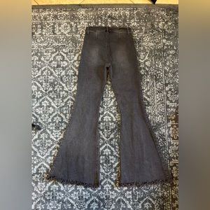 Small 3/25 Womens Black Bellbottoms. Super Cute and Fashionable.